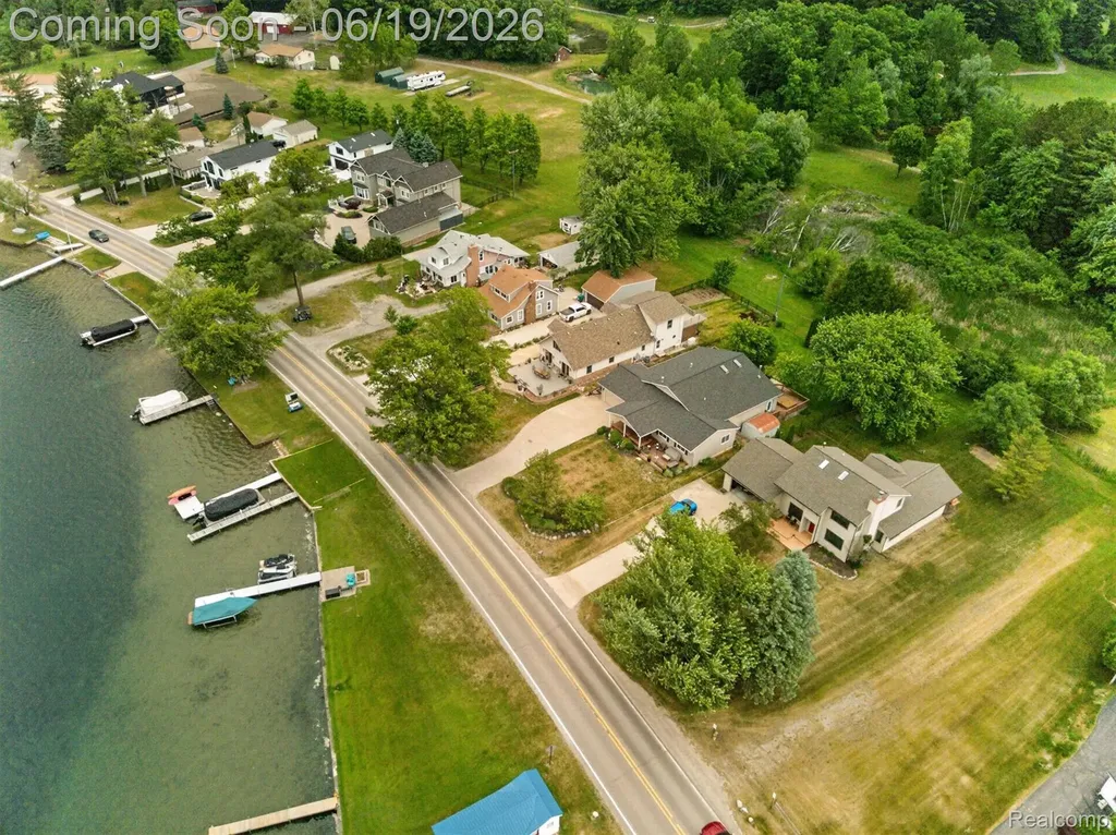 9259 Silverside Green Oak Township MI 48178