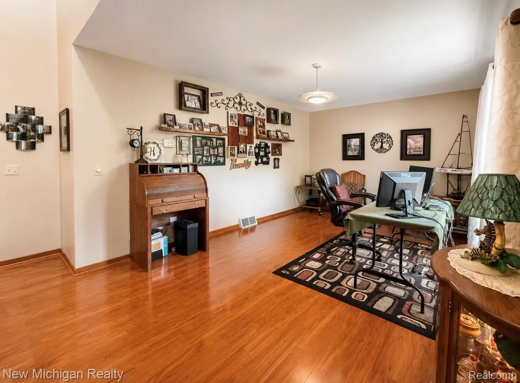 7156 River Road Flushing Charter Township MI 48433