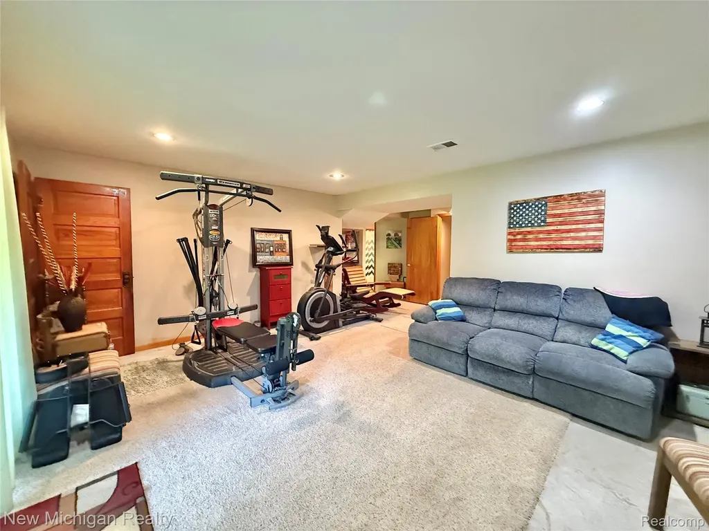 7156 River Road Flushing Charter Township MI 48433