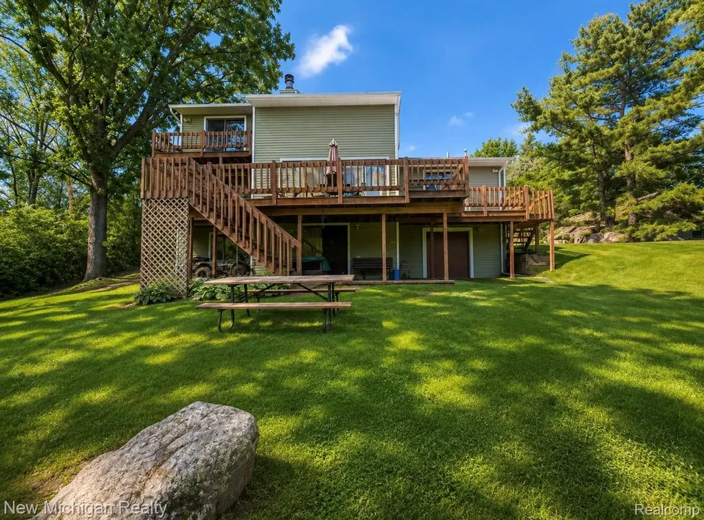 7156 River Road Flushing Charter Township MI 48433