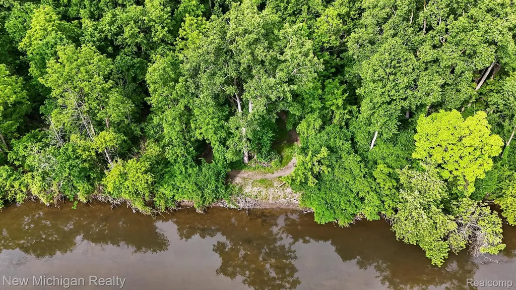 7156 River Road Flushing Charter Township MI 48433