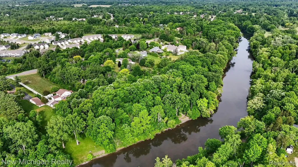 7156 River Road Flushing Charter Township MI 48433