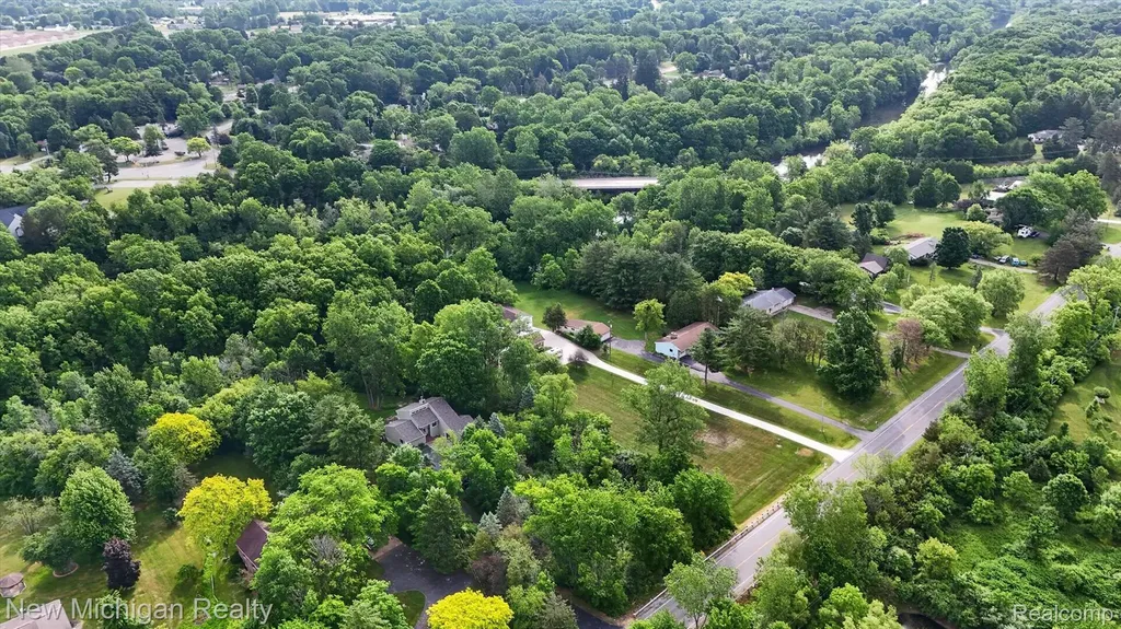 7156 River Road Flushing Charter Township MI 48433