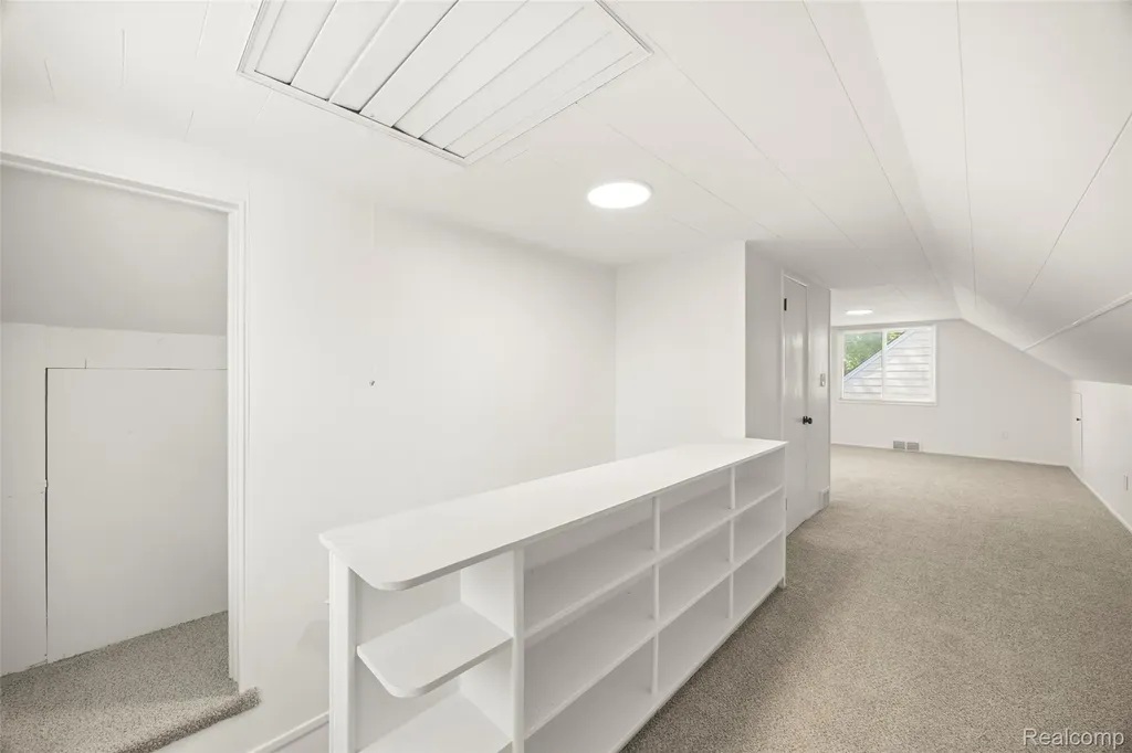 24691 Kipling Street Oak Park City MI 48237