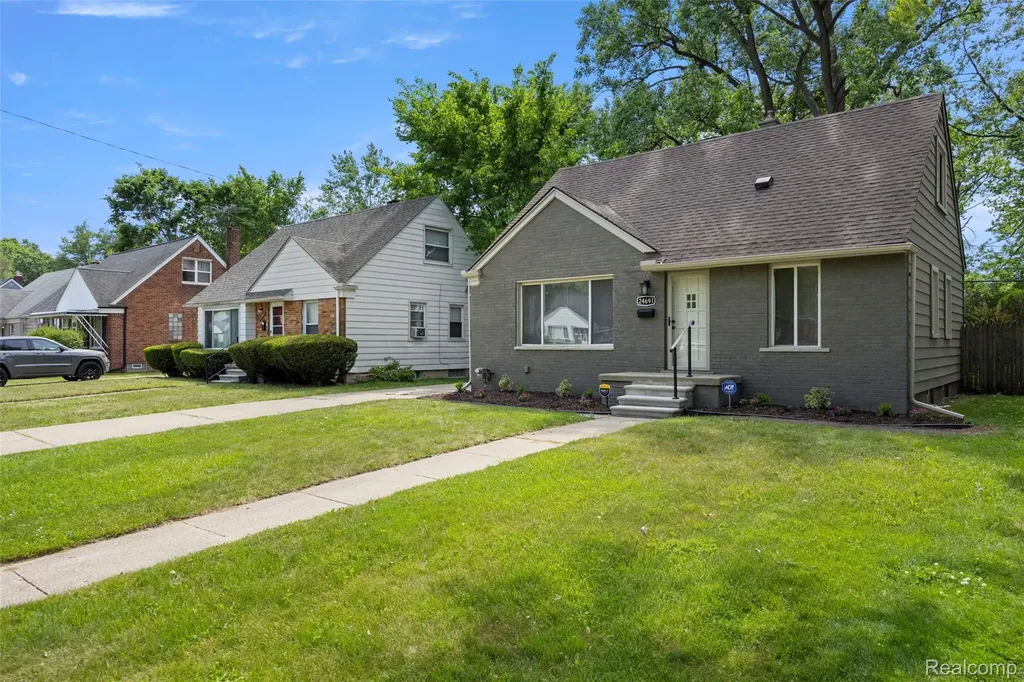 24691 Kipling Street Oak Park City MI 48237