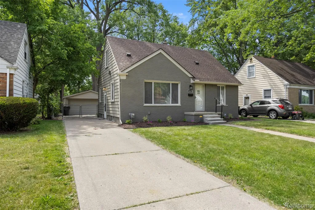 24691 Kipling Street Oak Park City MI 48237