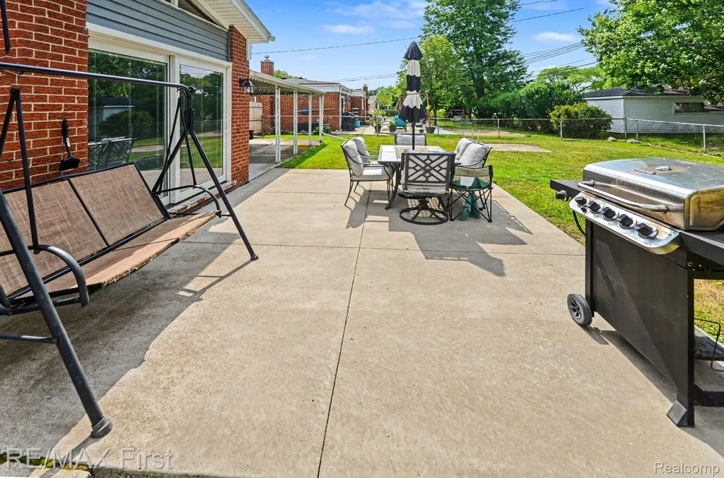 13455 Darryl Drive Warren City MI 48088