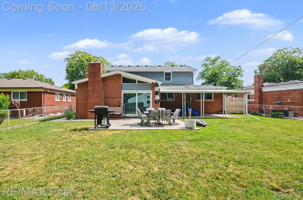13455 Darryl Drive Warren City MI 48088