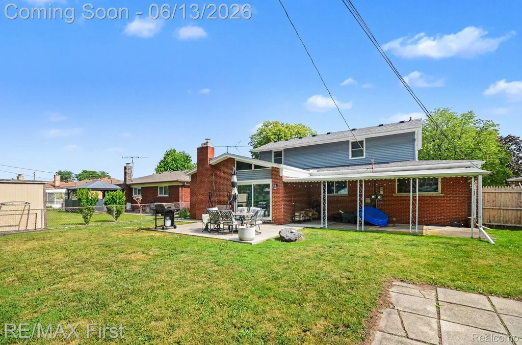 13455 Darryl Drive Warren City MI 48088