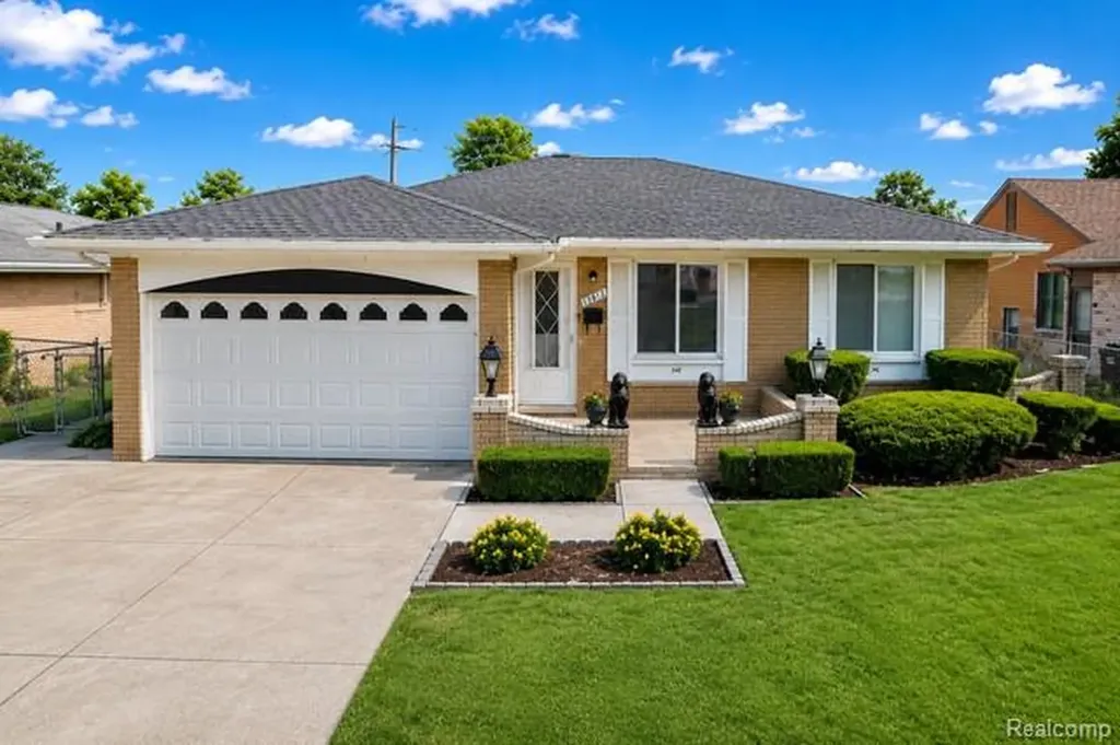 13612 Canterbury Drive Sterling Heights City MI 48312