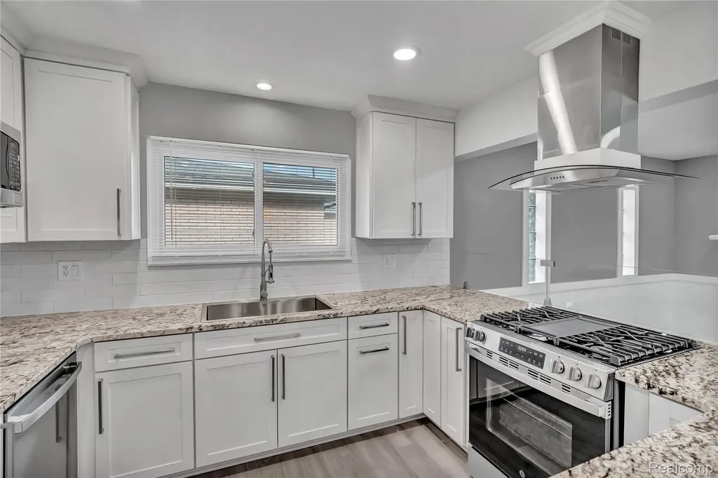 13612 Canterbury Drive Sterling Heights City MI 48312