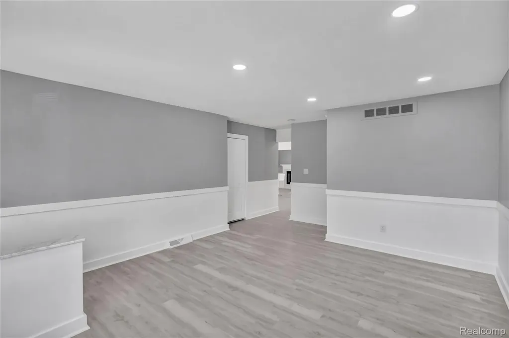 13612 Canterbury Drive Sterling Heights City MI 48312