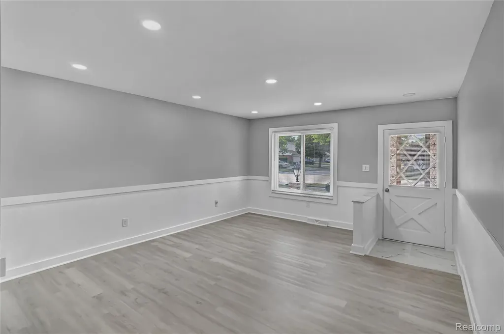13612 Canterbury Drive Sterling Heights City MI 48312