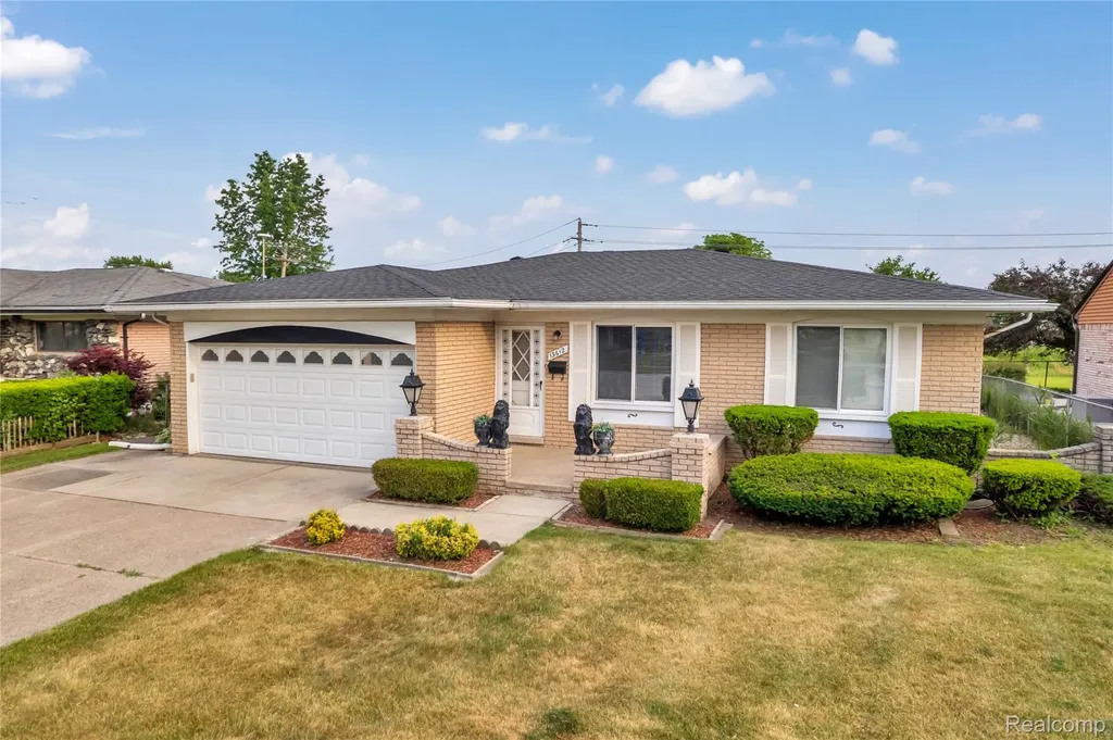 13612 Canterbury Drive Sterling Heights City MI 48312