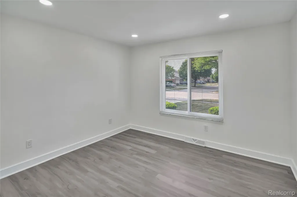13612 Canterbury Drive Sterling Heights City MI 48312