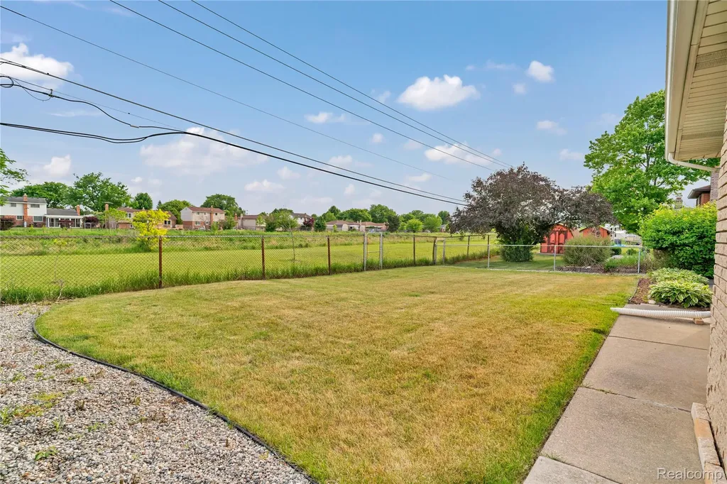 13612 Canterbury Drive Sterling Heights City MI 48312