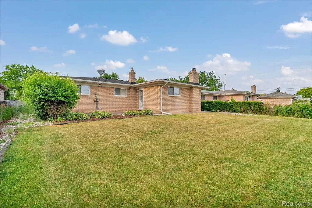 13612 Canterbury Drive Sterling Heights City MI 48312