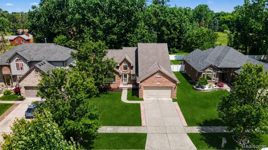 22273 Brywood Court Clinton Charter Township MI 48036