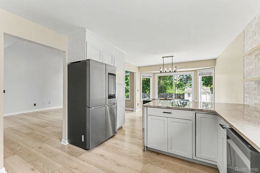 22273 Brywood Court Clinton Charter Township MI 48036
