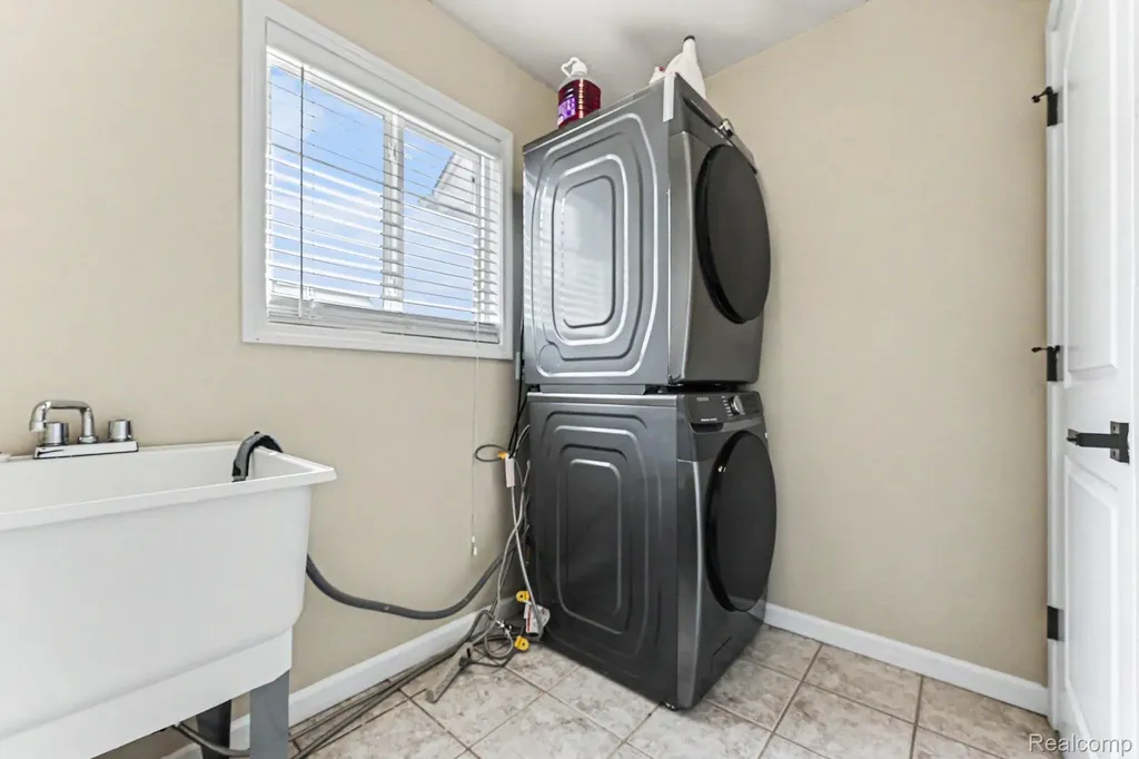 22273 Brywood Court Clinton Charter Township MI 48036