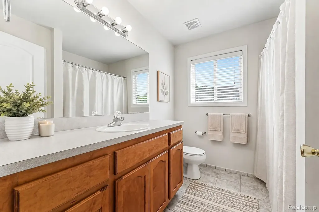 22273 Brywood Court Clinton Charter Township MI 48036