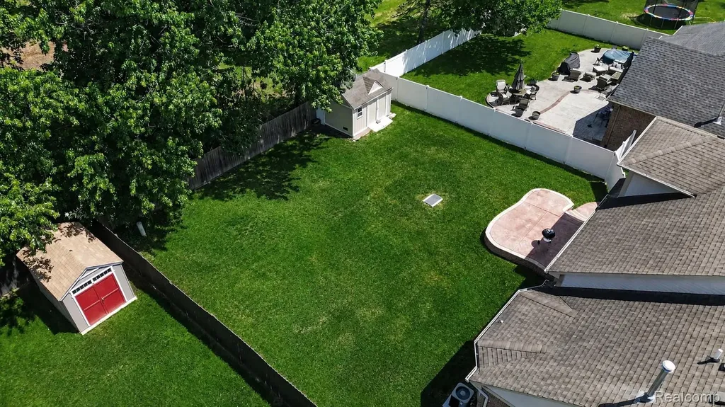 22273 Brywood Court Clinton Charter Township MI 48036