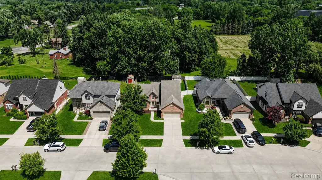 22273 Brywood Court Clinton Charter Township MI 48036
