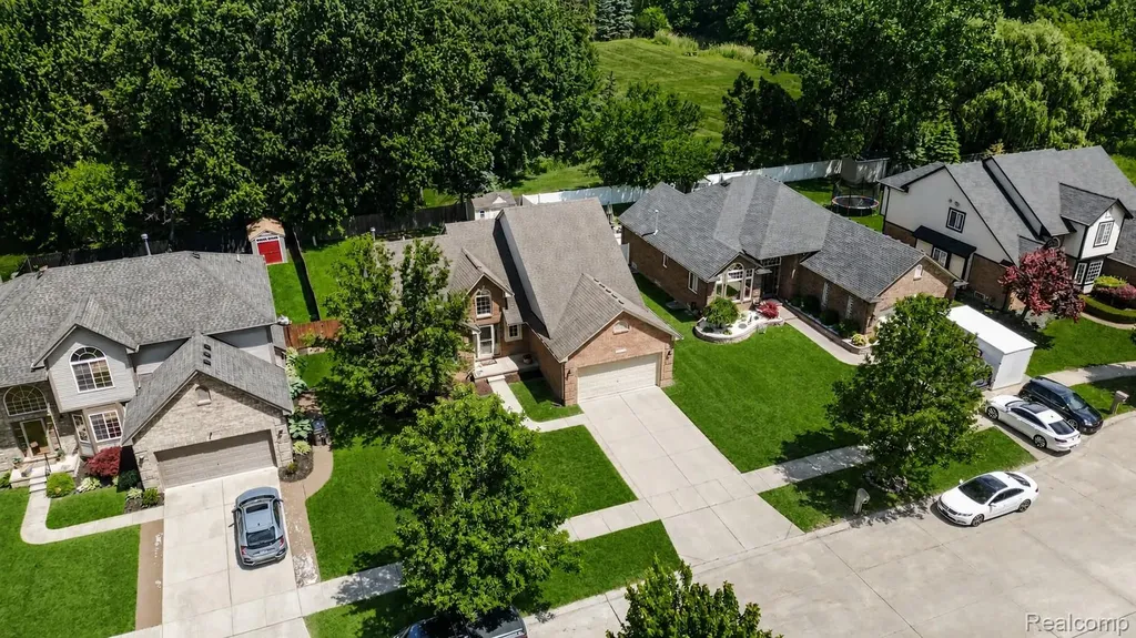 22273 Brywood Court Clinton Charter Township MI 48036