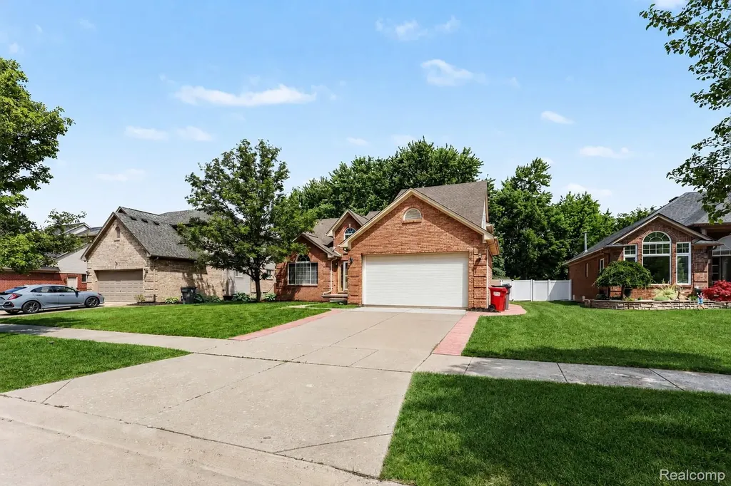 22273 Brywood Court Clinton Charter Township MI 48036