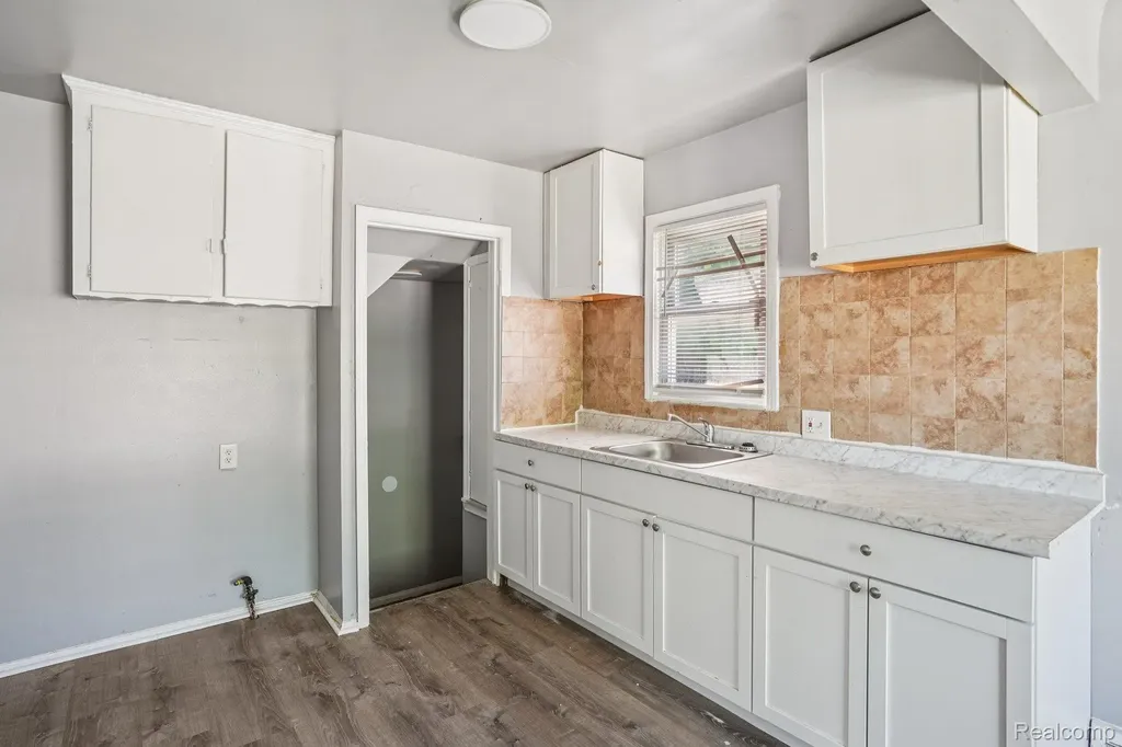 6526 Heyden Street Detroit City MI 48228