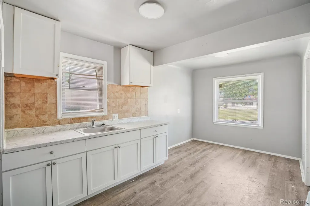 6526 Heyden Street Detroit City MI 48228