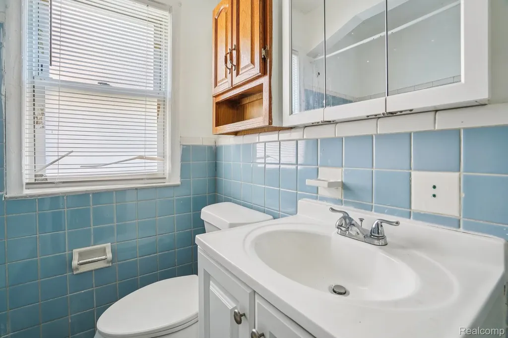 6526 Heyden Street Detroit City MI 48228