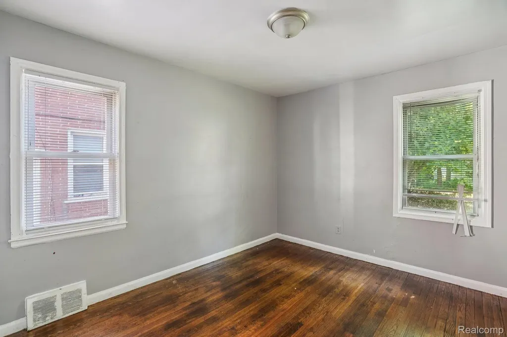 6526 Heyden Street Detroit City MI 48228