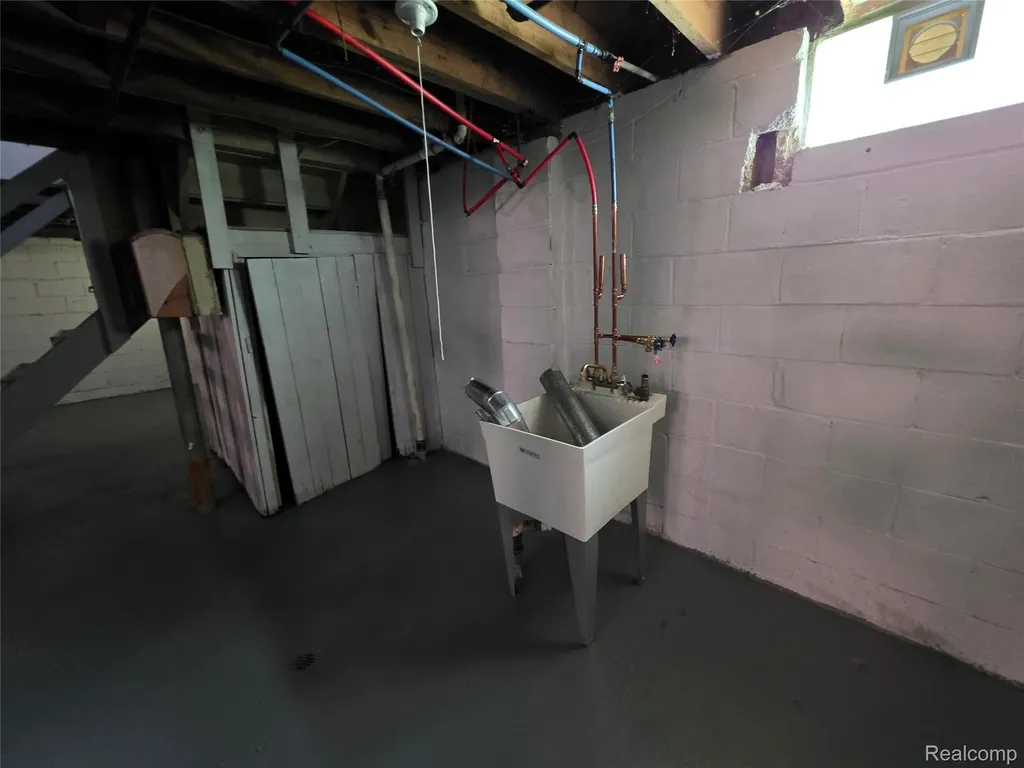 6526 Heyden Street Detroit City MI 48228