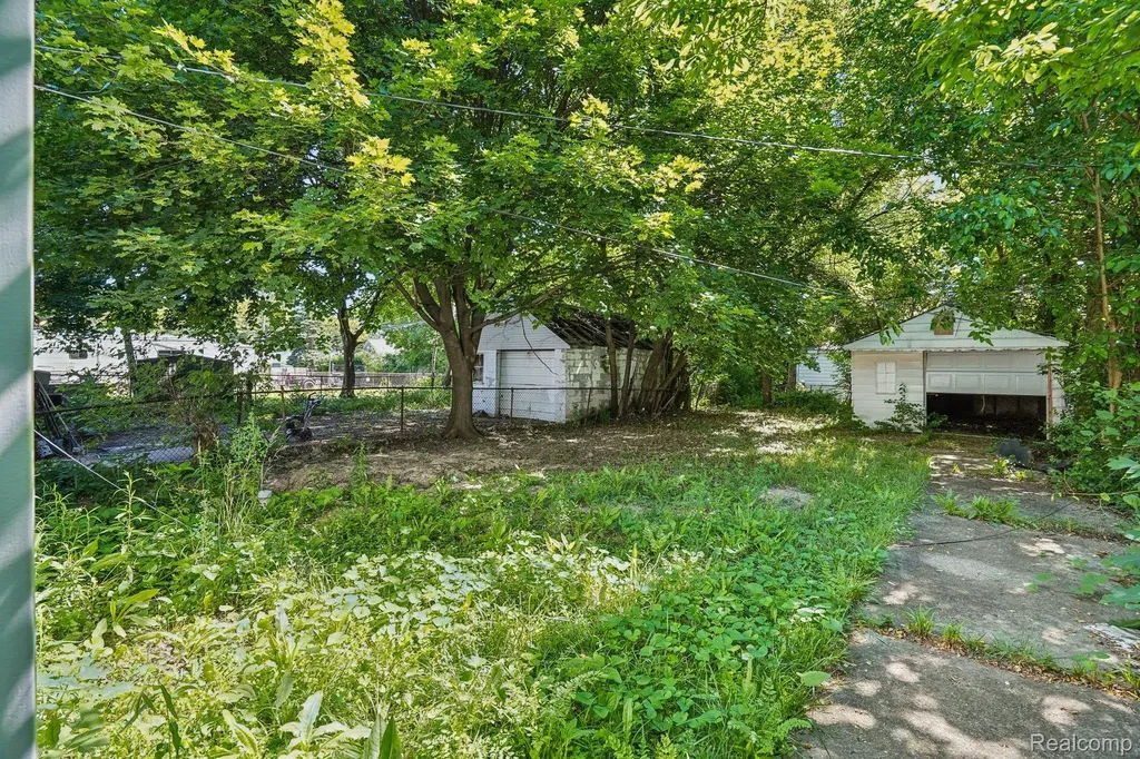6526 Heyden Street Detroit City MI 48228