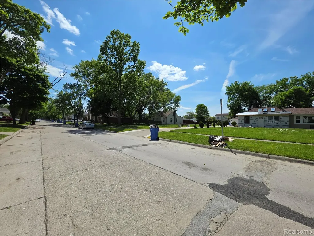 6526 Heyden Street Detroit City MI 48228