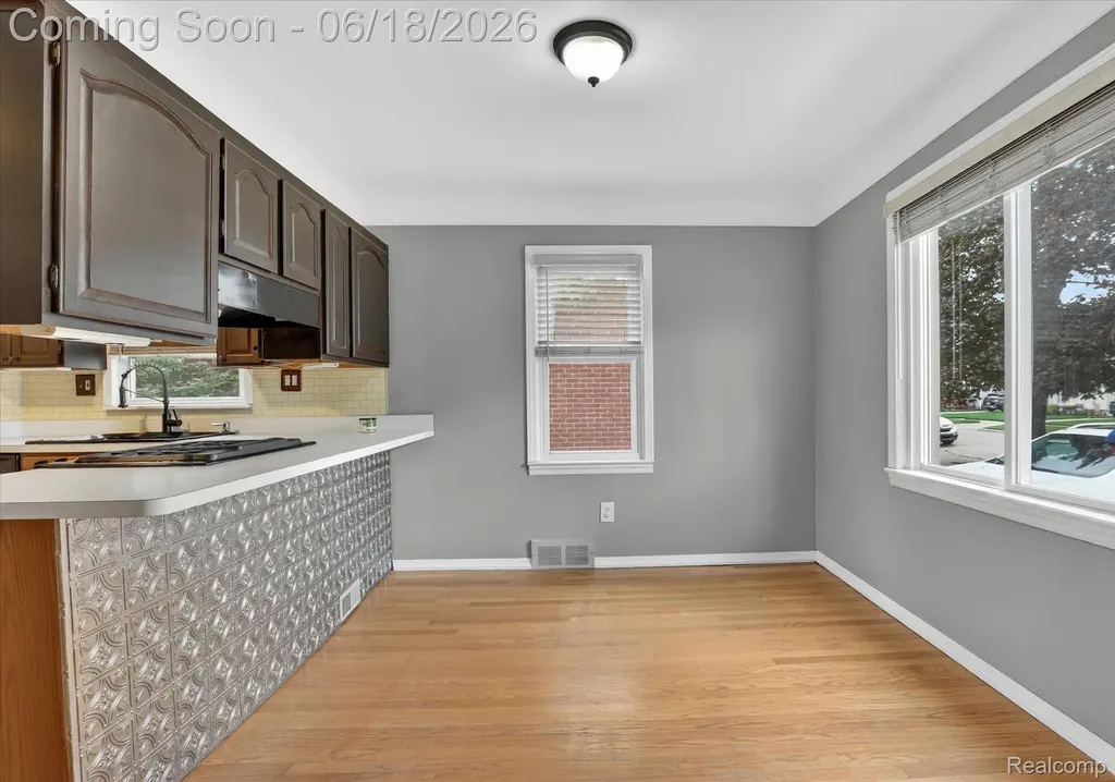 15861 Anne Avenue Allen Park City MI 48101
