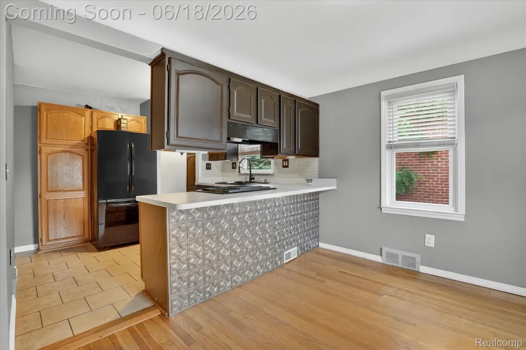15861 Anne Avenue Allen Park City MI 48101