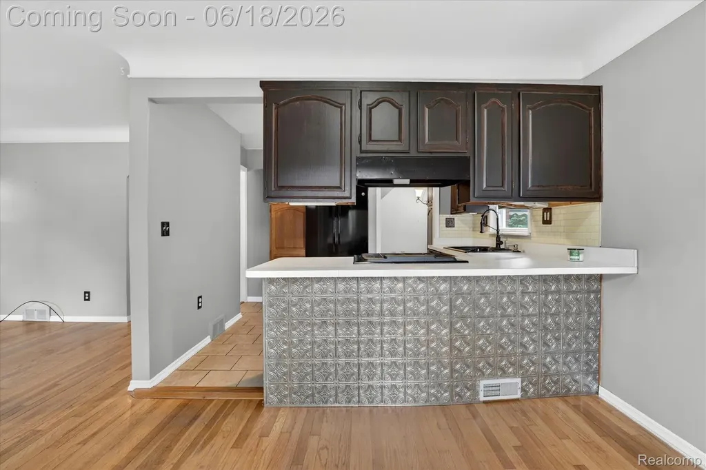 15861 Anne Avenue Allen Park City MI 48101