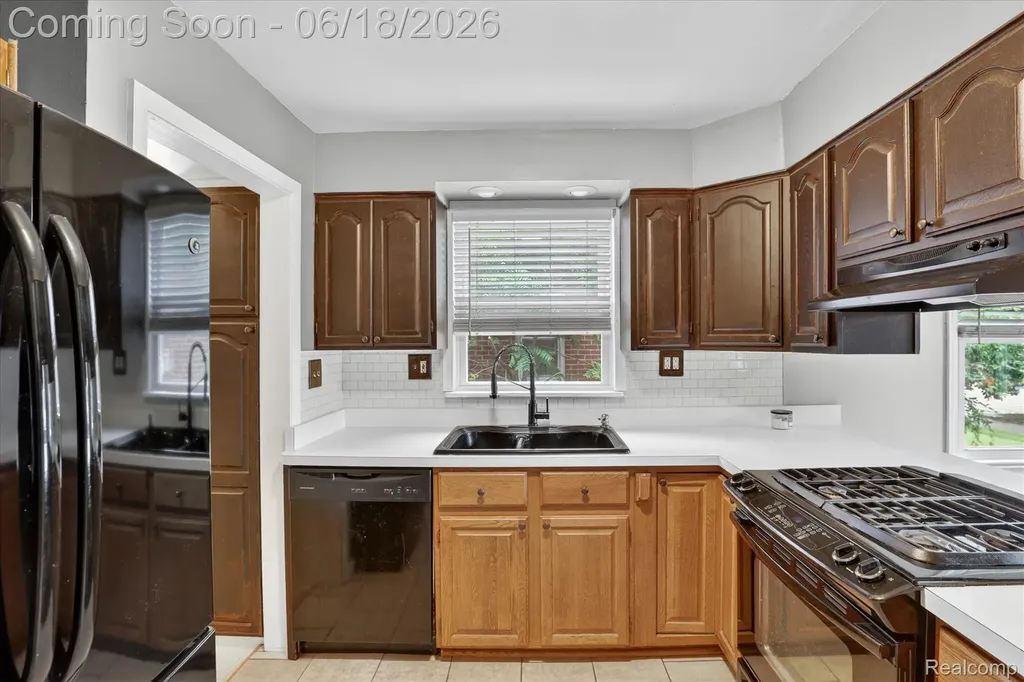 15861 Anne Avenue Allen Park City MI 48101