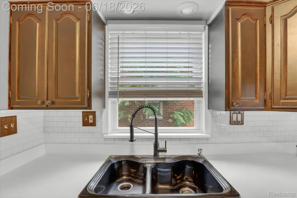15861 Anne Avenue Allen Park City MI 48101
