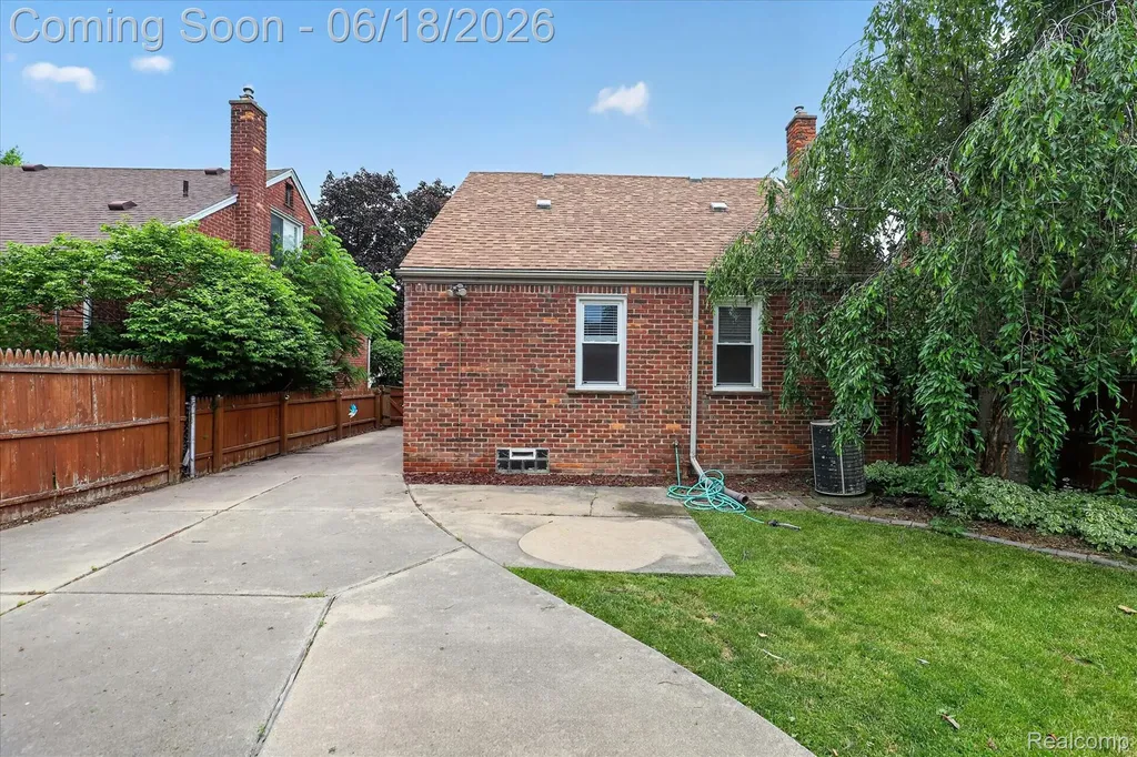 15861 Anne Avenue Allen Park City MI 48101