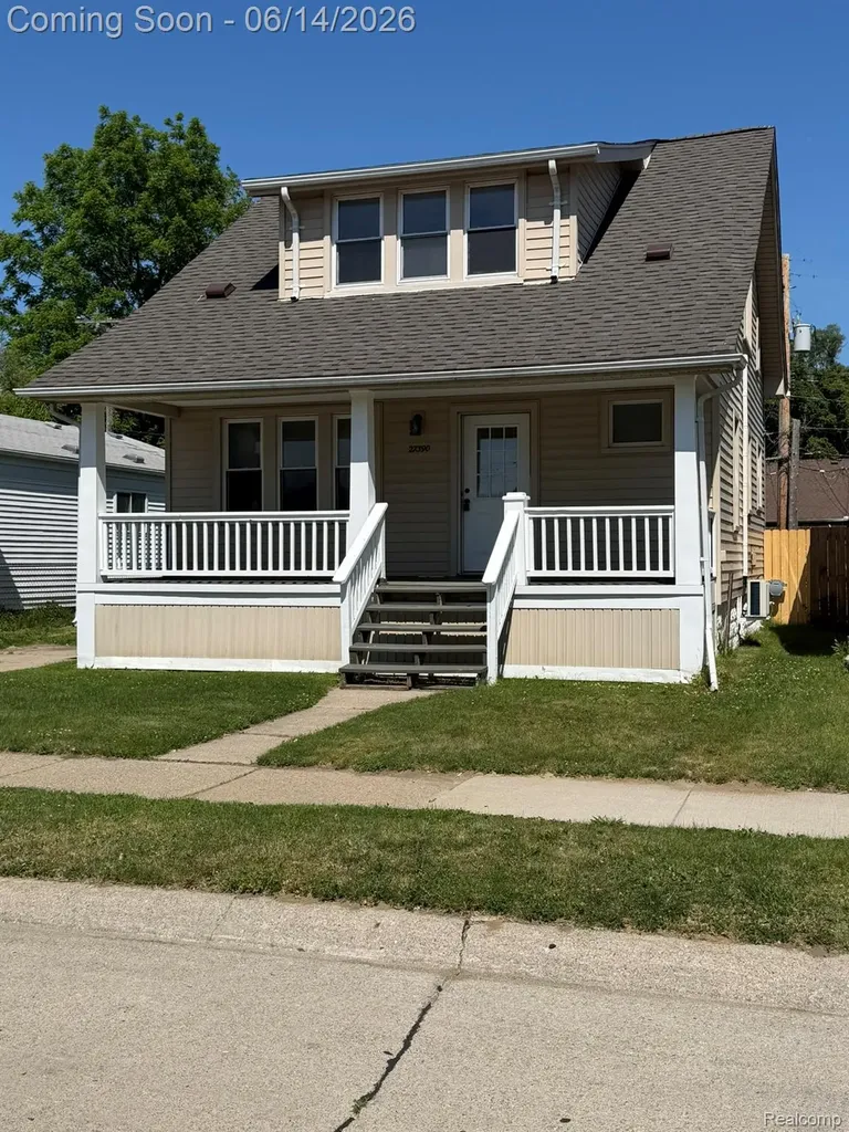 27390 Elmhurst Street Roseville City MI 48066