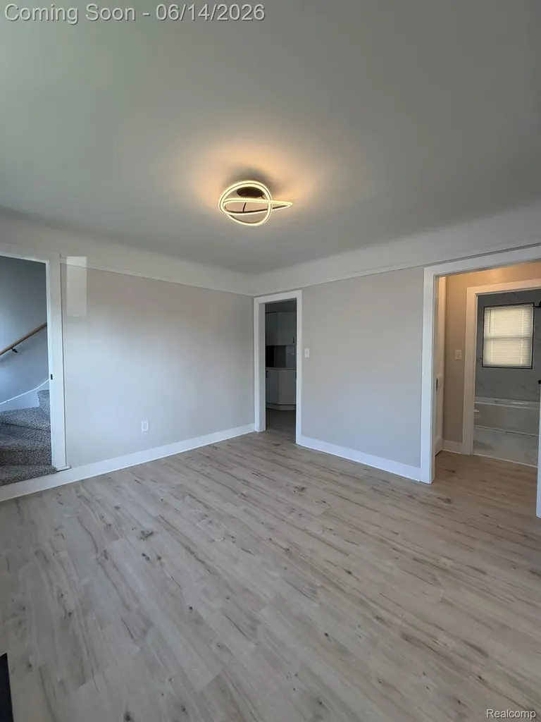 27390 Elmhurst Street Roseville City MI 48066