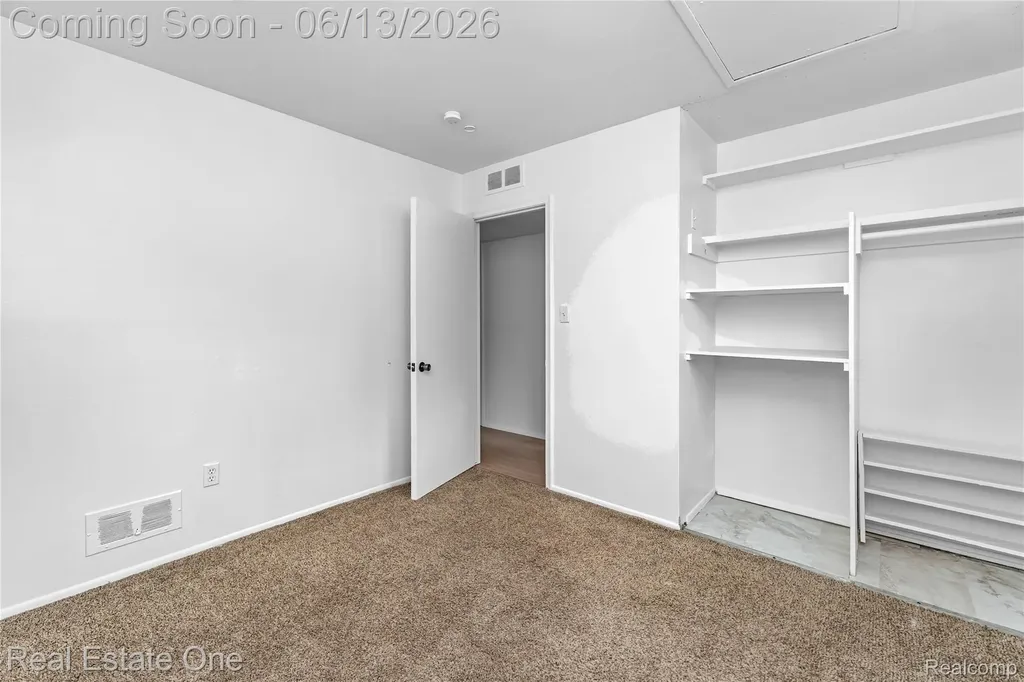 4718 Roosevelt Boulevard Dearborn Heights City MI 48125