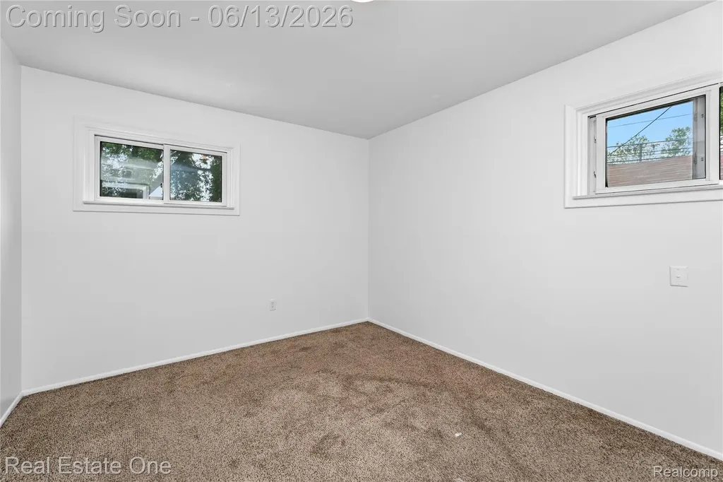 4718 Roosevelt Boulevard Dearborn Heights City MI 48125