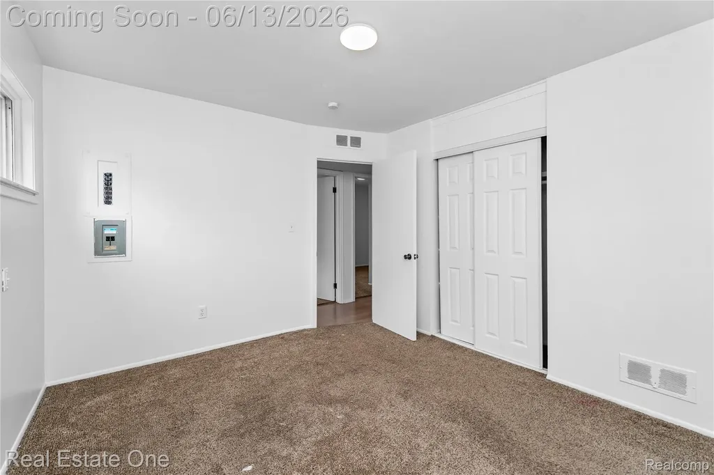 4718 Roosevelt Boulevard Dearborn Heights City MI 48125