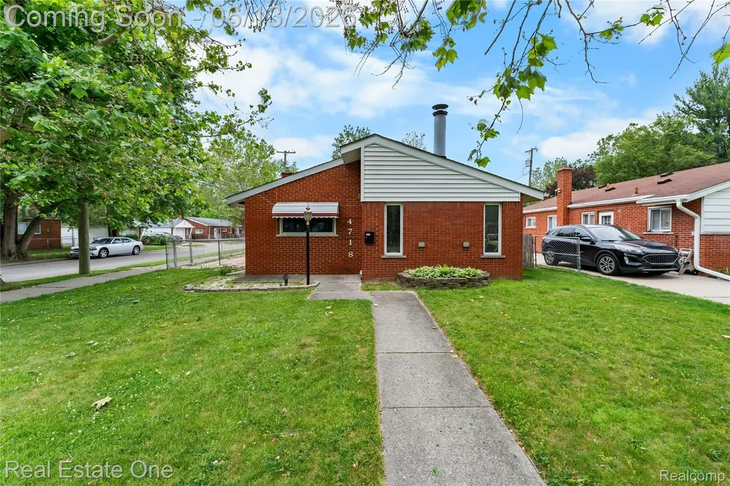 4718 Roosevelt Boulevard Dearborn Heights City MI 48125