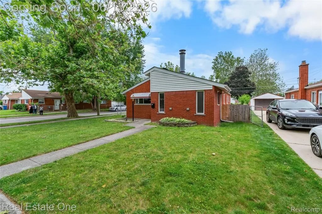 4718 Roosevelt Boulevard Dearborn Heights City MI 48125