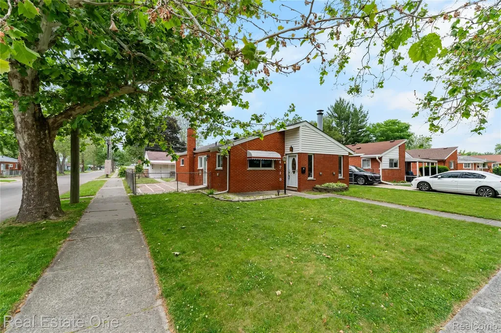 4718 Roosevelt Boulevard Dearborn Heights City MI 48125